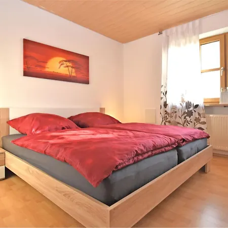 Modern With Private Garden In 公寓 *